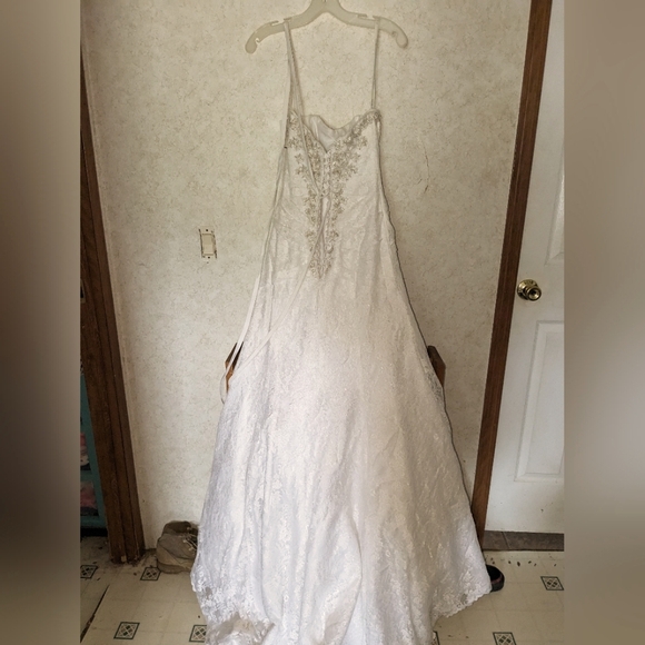 Wedding dress